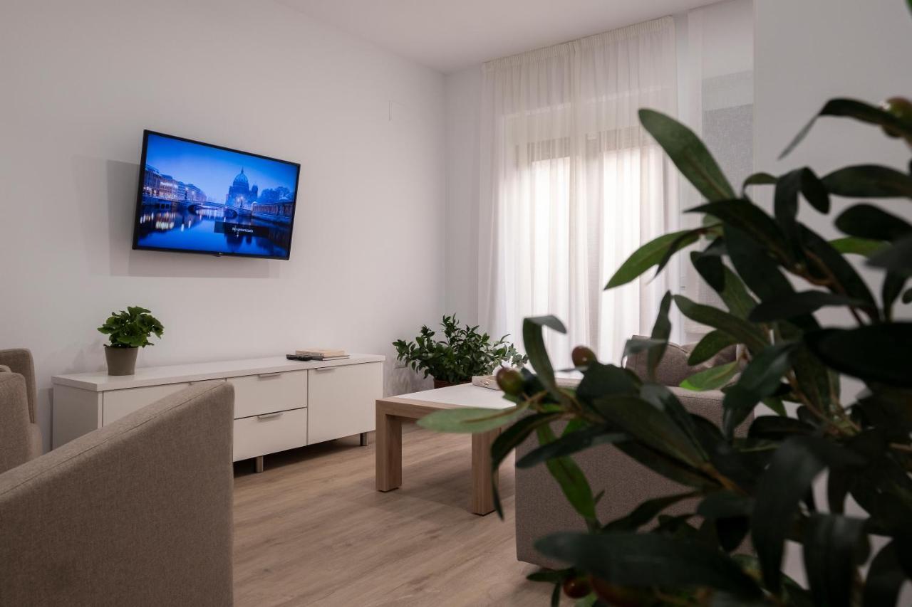 סלאמנקה Luxor Torre Del Clavero Apartments מראה חיצוני תמונה
