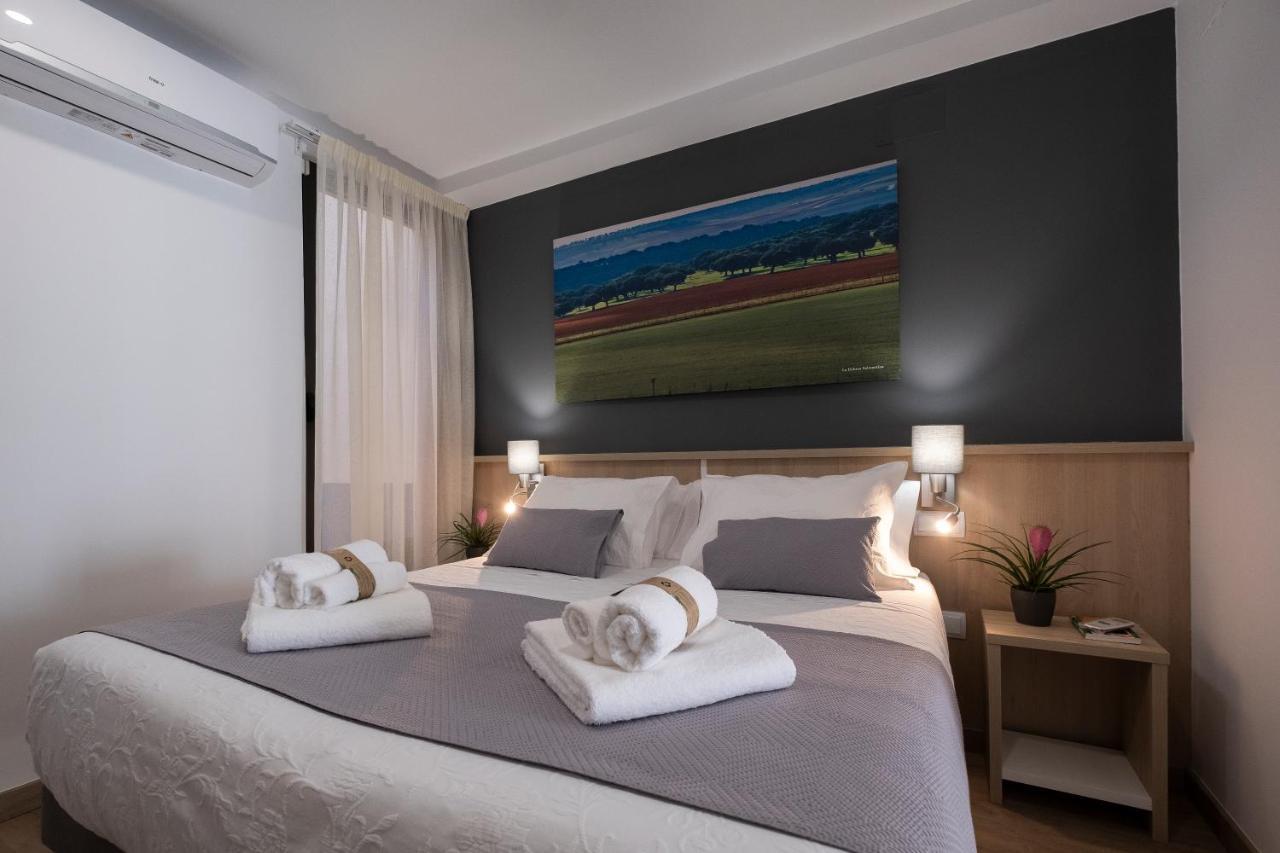 סלאמנקה Luxor Torre Del Clavero Apartments מראה חיצוני תמונה