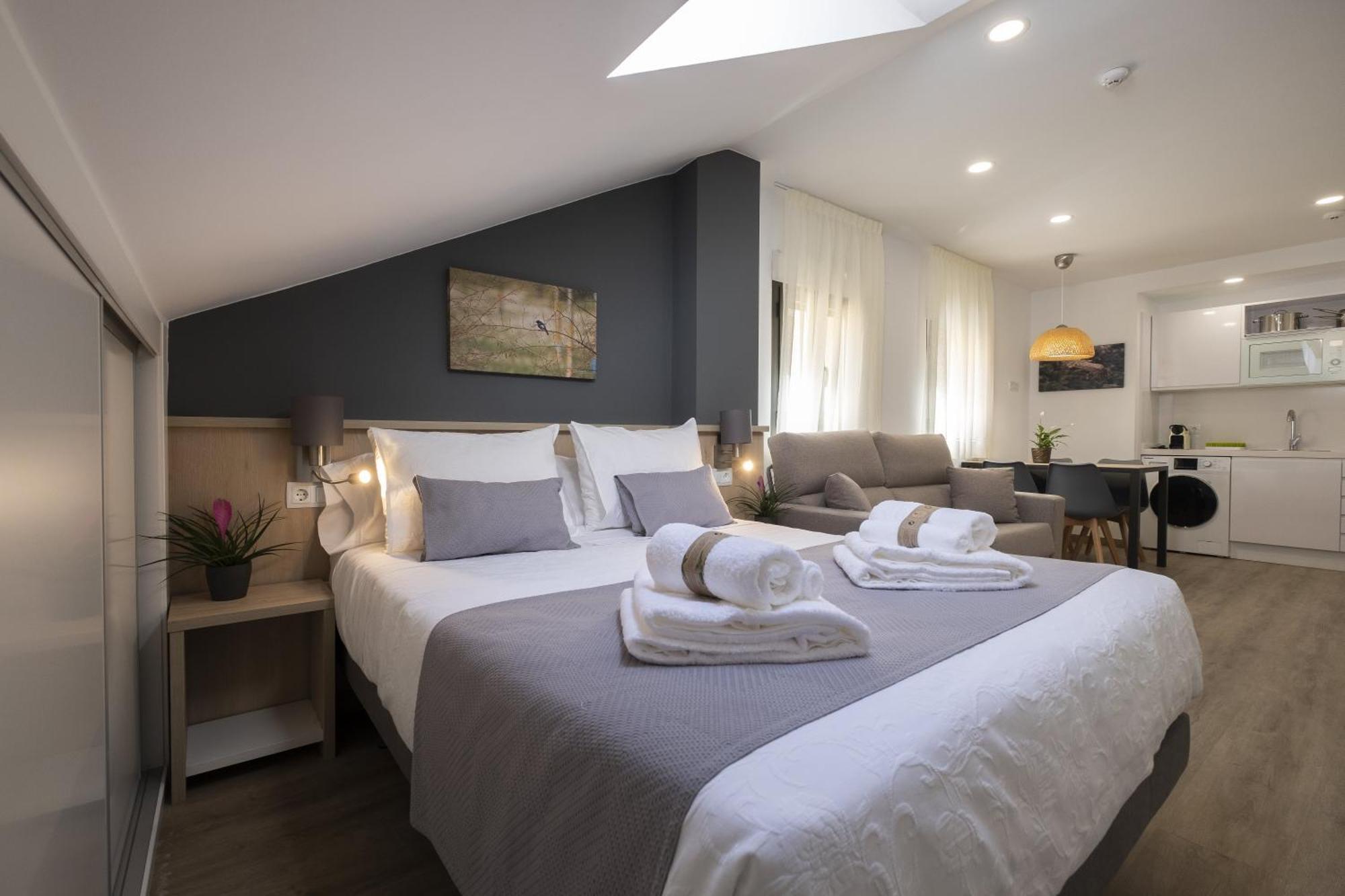סלאמנקה Luxor Torre Del Clavero Apartments מראה חיצוני תמונה