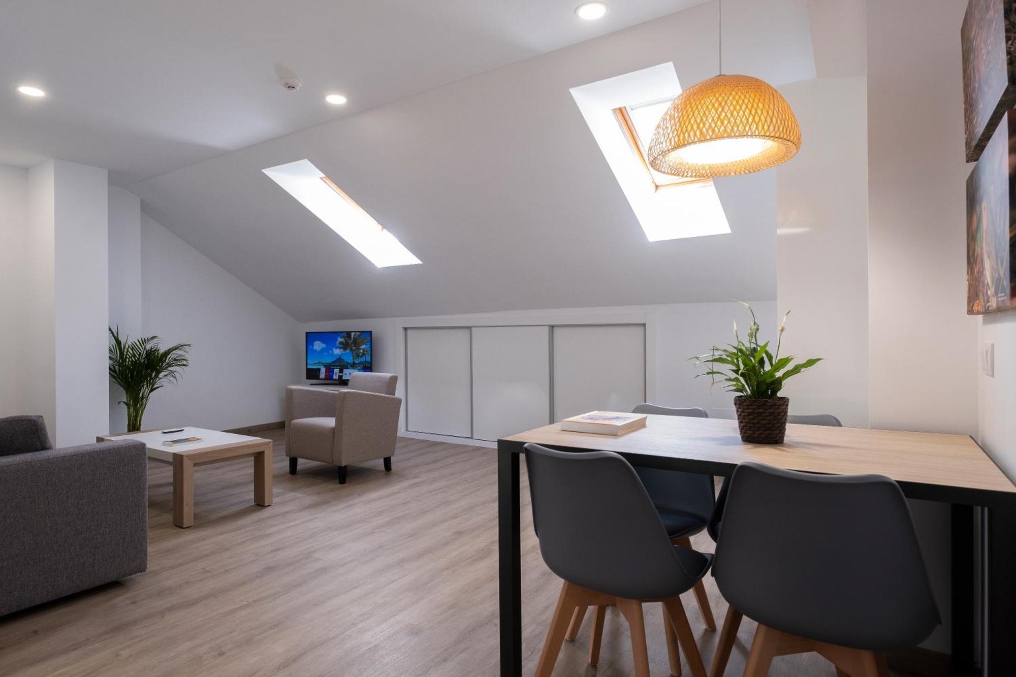 סלאמנקה Luxor Torre Del Clavero Apartments מראה חיצוני תמונה